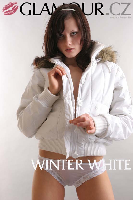 Jitka / 12 / Winter White